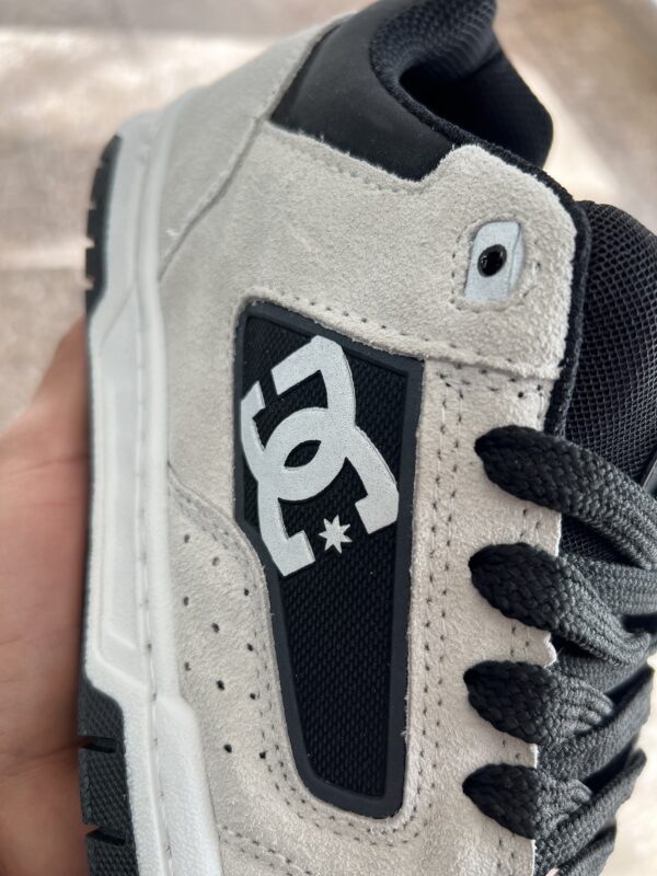 DC white gamuza