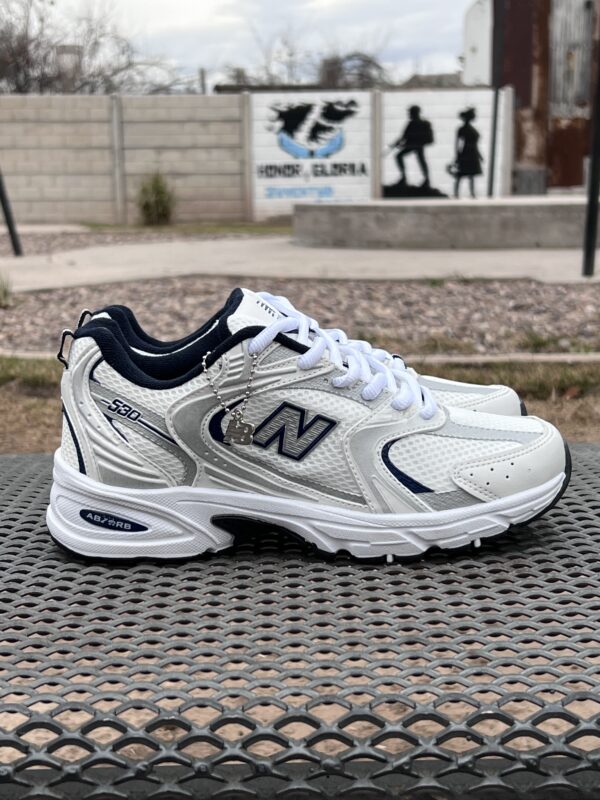 New Balance 530