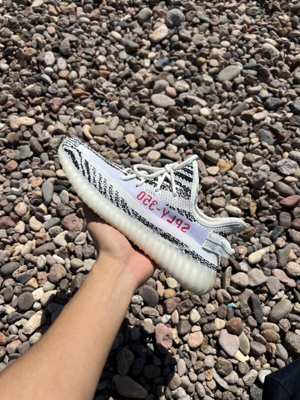 Adidas Yeezy Boost 350 V2 Zebra